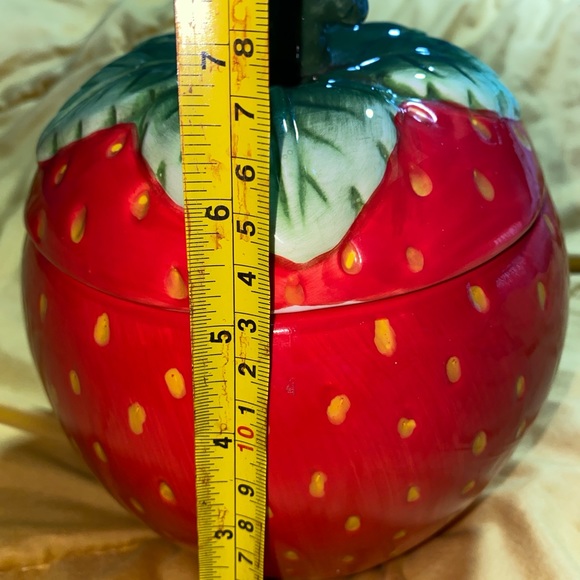 Home Essentials and Beyond strawberry cookie jar. Great deal on lid - Picture 8 of 9